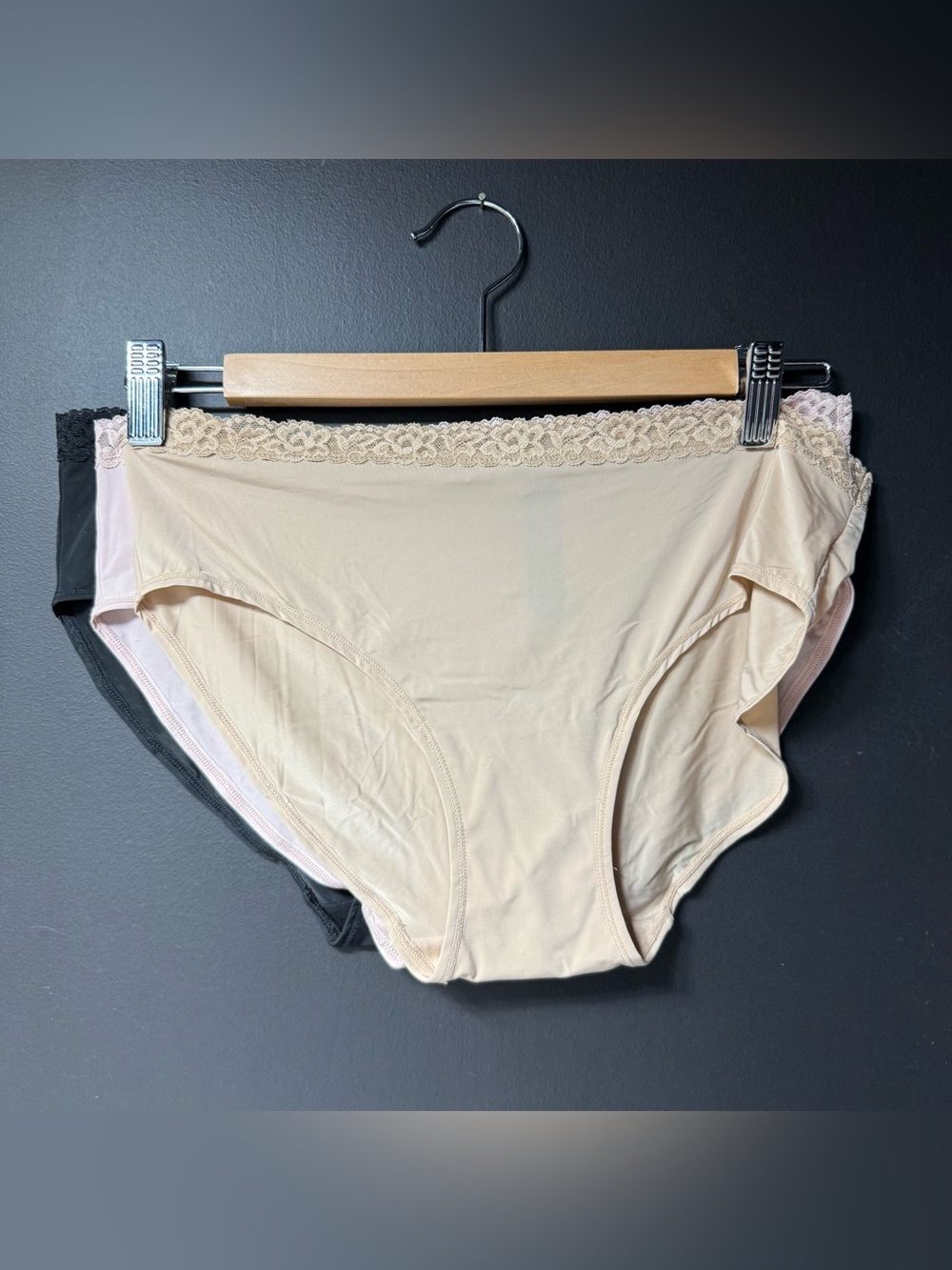 Natori Finishing Touch Lace Trim Brief Panty 7743365 Size L